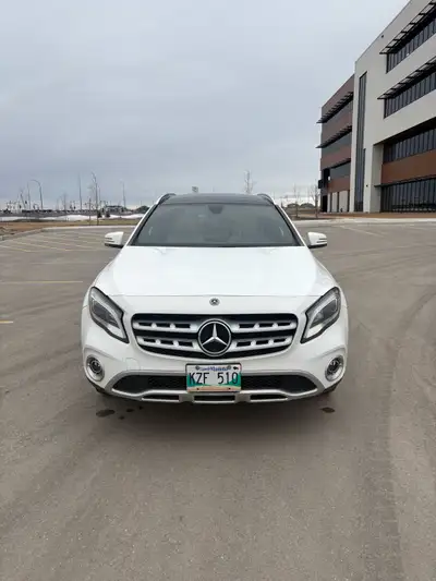 2020 Mercedes-Benz GLA 250 4MATIC Fully Loaded • Safetied • Clean Title • 87,100 KM Very clean and w...