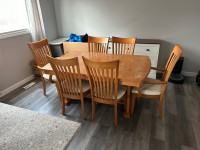 Dining Room table with extension and 6 chairs 