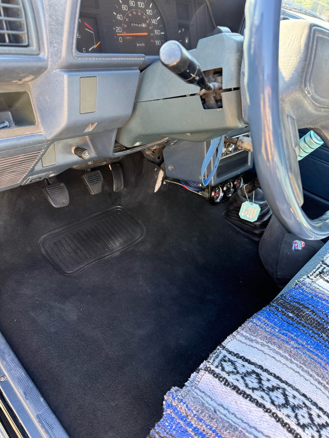 1988 Toyota hilux in Cars & Trucks in Norfolk County - Image 3