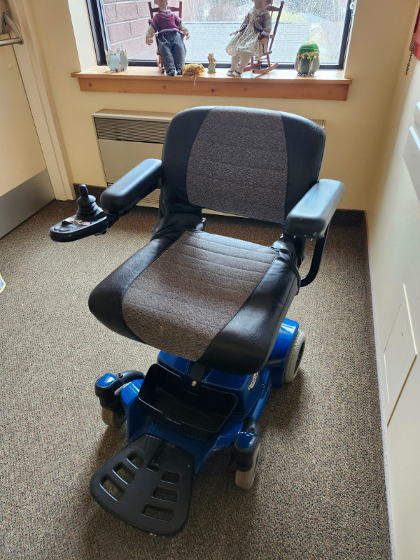 PRIDE MOBILITY GO CHAIR dans Health & Special Needs in Moncton - Image 2
