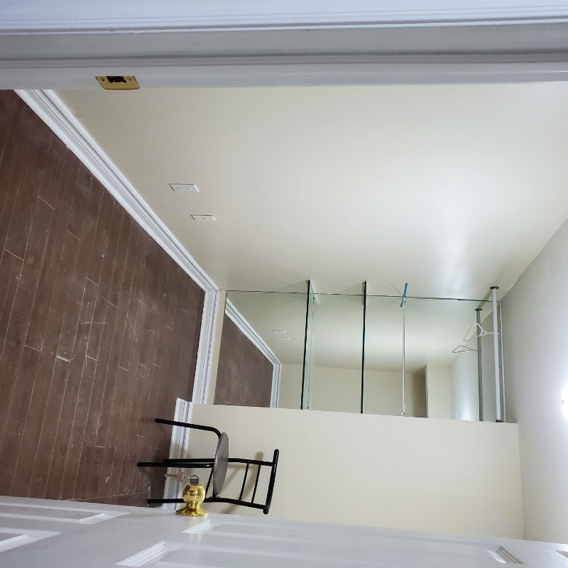 Room for rent in Mississauga for Women with Separate Entrance Room