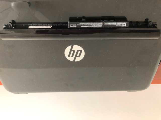HP 15-G088CA Notebook Original Genuine Battery in Laptop Accessories in City of Toronto