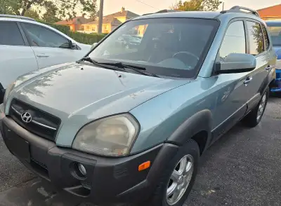 Original owner 2005 Hyundai Tucson v6 4wd runs and drives excellent. Fully loaded, heated leather se...