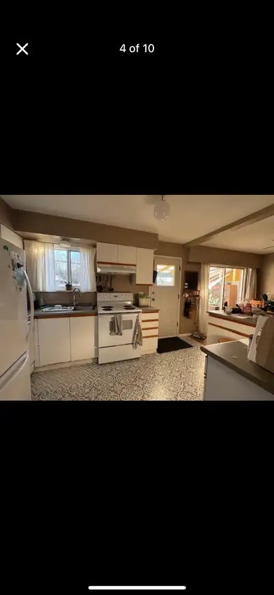 3 Bedroom upper level Townhouse Available June 1st