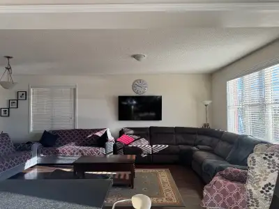 *Available Jan 1* All-inclusive, furnished room for rent - female only Included: Utilities and wifi...