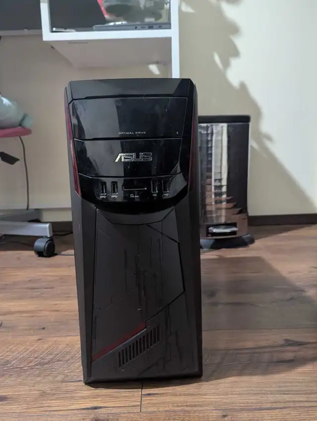 PC and Monitor setup in Desktop Computers in Edmonton - Image 3