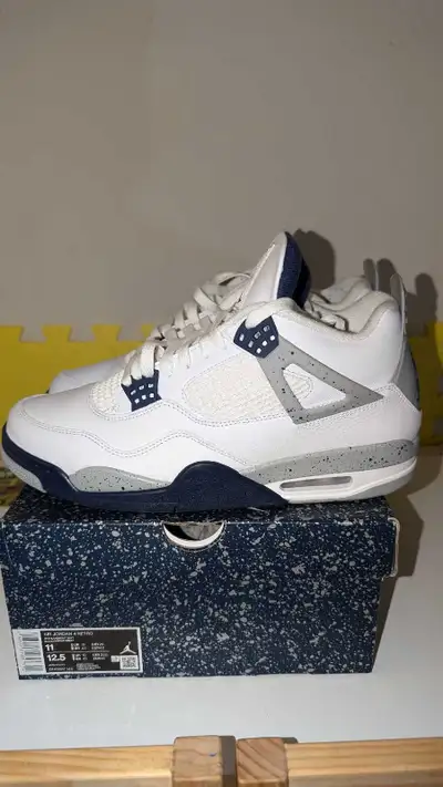 Air Jordan 4 midnight Navy, View more