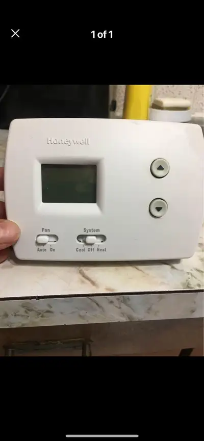 Honeywell Programmable Thermostat like new, View more