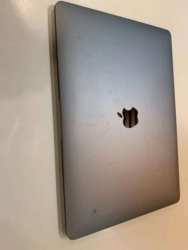 Macbook 2020 M1 406210374880481282