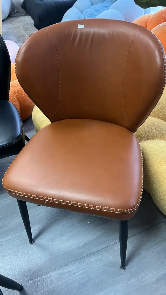 Beautiful heavy duty restaurant dining chairs  in Chairs & Recliners in Markham / York Region - Image 4