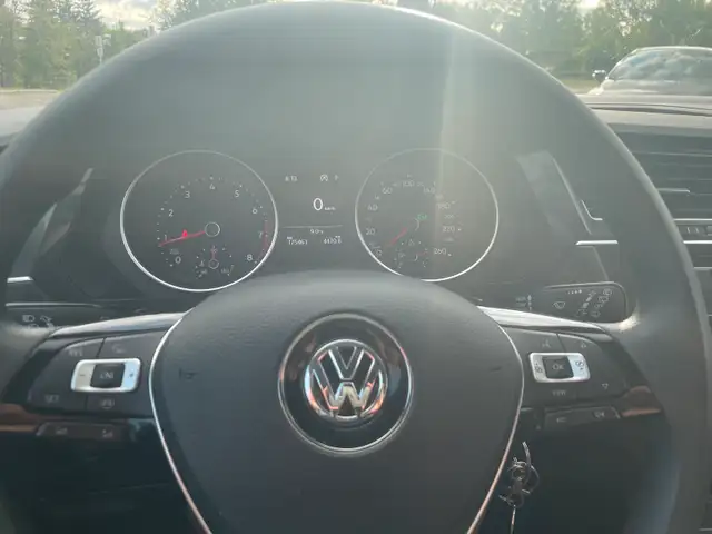 2019 Volkswagen Tiguan in Cars & Trucks in Calgary - Image 5