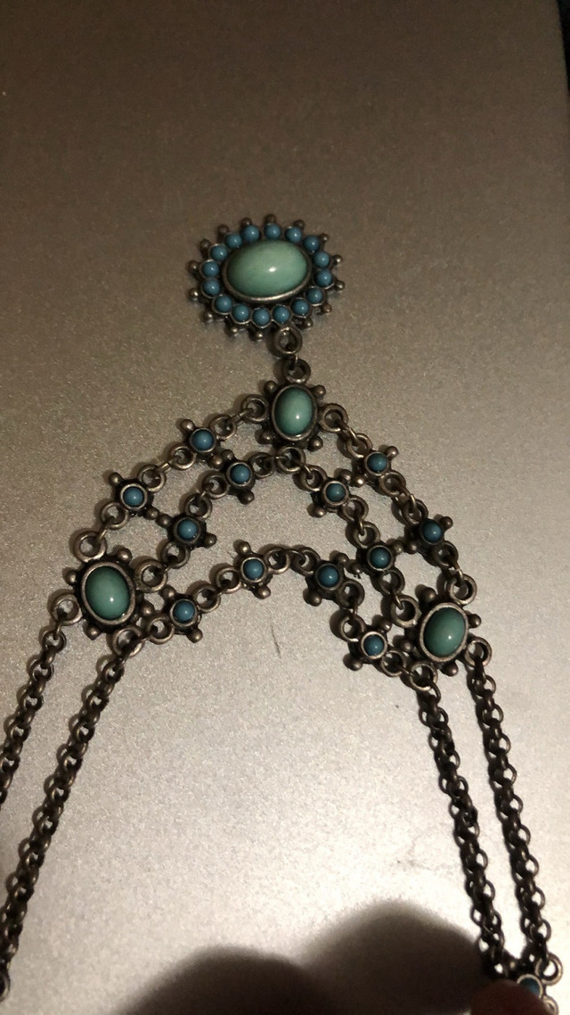 Nina Ricci choker Necklace turquoise with matte silver set  in Jewellery & Watches in Calgary - Image 2