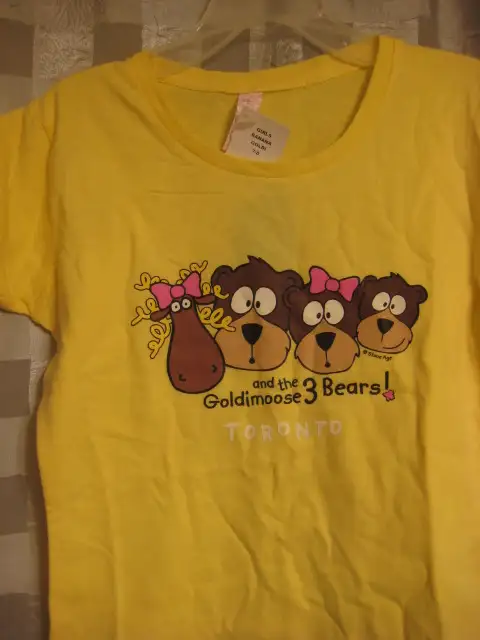 GIRLS YELLOW TORONTO CANADA 'GOLDIMOOSE AND THE 3 BEARS' T-SHIRT62864744039169122