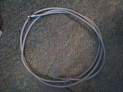 cable for VCR to TV hook up. asking $1. if interested call or text me at 705 559 6493
