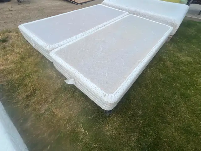 Deluxe King Size Metal Bedframe62863266090882124