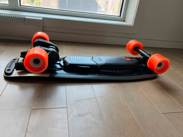 Boosted Board Mini (Mostly Excellent Condition) dans Planches à roulettes  à Ville de Montréal - Image 3