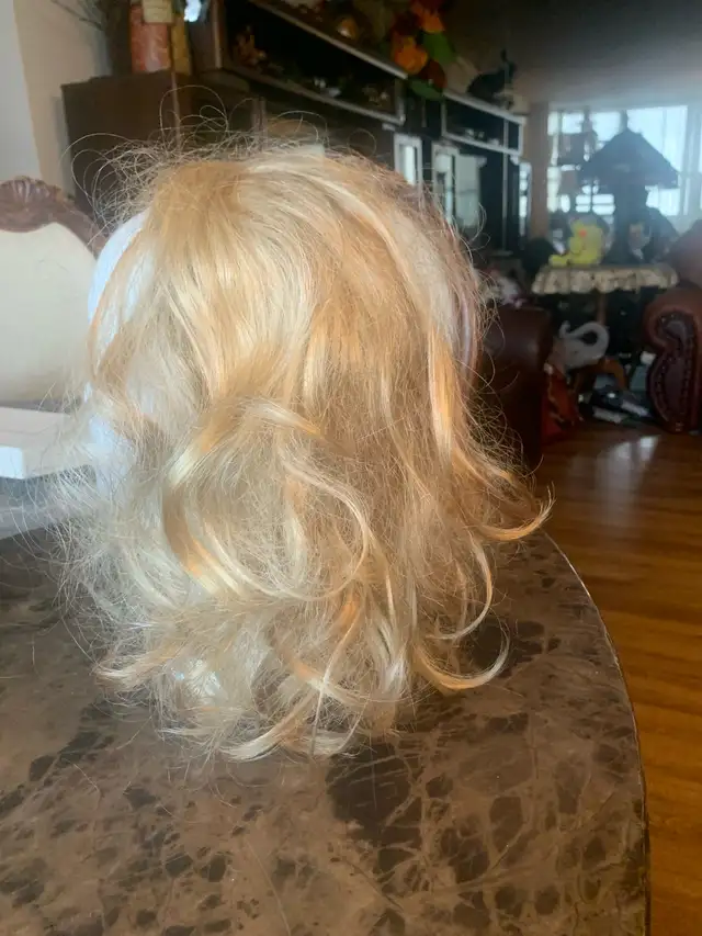 Hair extensions in Other in Mississauga / Peel Region - Image 4
