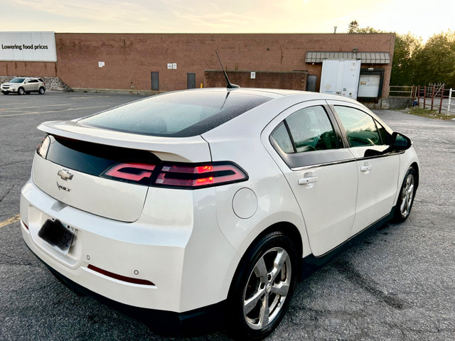 2014 Chevrolet Volt  in Cars & Trucks in Oshawa / Durham Region - Image 4