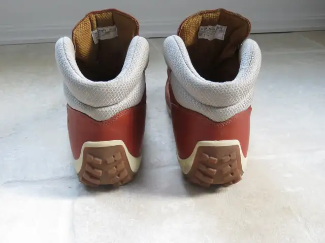Timberland Men's Hiking Boots 11.5M in Men's Shoes in Markham / York Region - Image 3