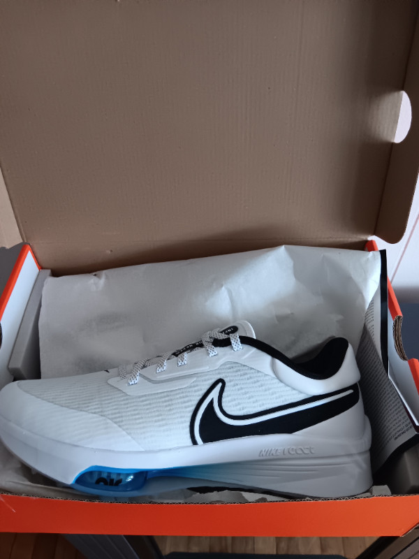 Nike Golf Cleats 9.5 Brand New in Box in Golf in Moncton - Image 2