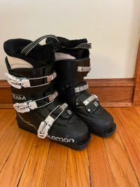 Kids Downhill Ski Boots size 22.5 or 4.5
