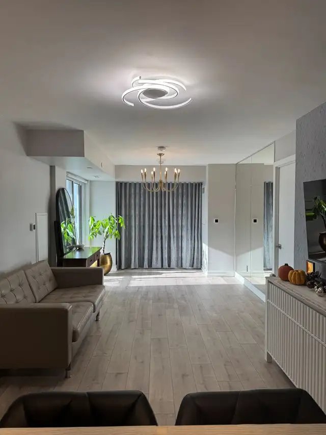 High-Floor River View Condo Room • 2-Min Weston GO/UP Express • in Room Rentals & Roommates in City of Toronto - Image 4