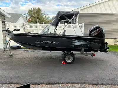 * 2015 Legend CX 16.5 Feet * Full Windshield with Canope * 2015 90 HP 4 Stroke Motor CT, Control Thr...