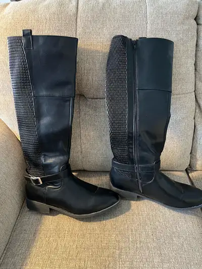 Ladies black boots, View more