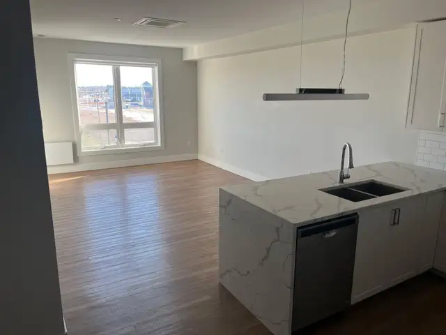  Move-In Ready Apartment in Prime PEI Location! Shorefront ✨ in Long Term Rentals in Charlottetown - Image 8