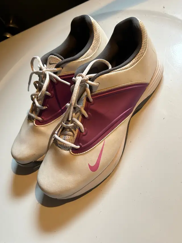 Women’s golf shoes size 10 in Golf in Guelph - Image 2