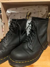 Doc Martens 1460, Size 9 Men's Boots