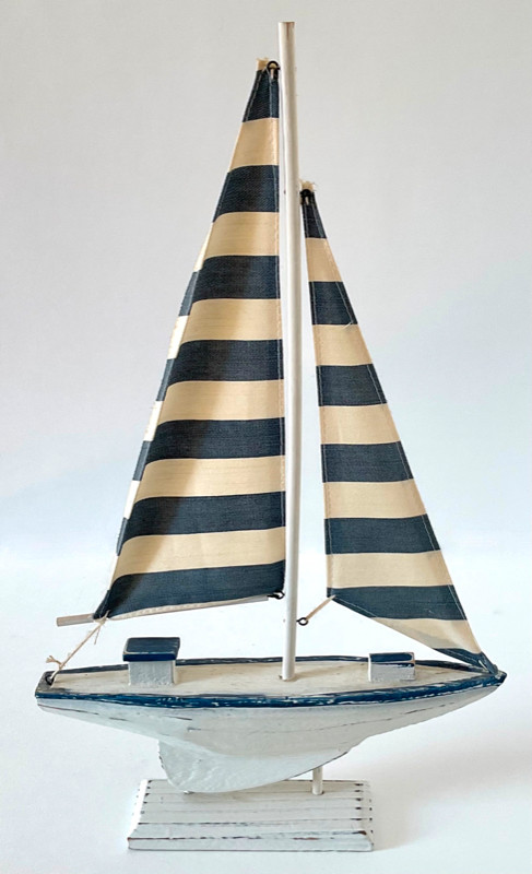 Collection Décoration Bord de mer Voilier bois peint-coton rayé dans Art et objets de collection  à Lévis
