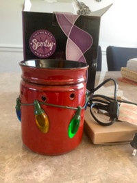 SCENTSY HOLIDAY LIGHTS WARMER