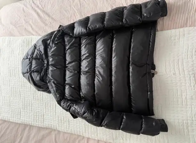 black montcler winter jacket  in Other in Laval / North Shore - Image 5