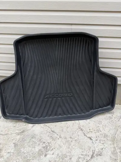 Honda Accord 2018-2022 Trunk liner. Or Trunk Tray. It’s OEM Honda product. Like new. Asking only $65...