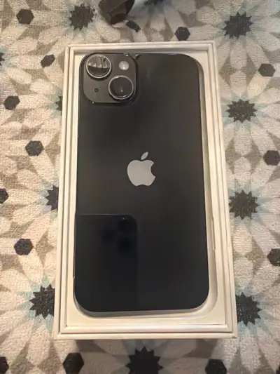 This pre-owned Apple iPhone 14 is in excellent condition and comes with its original box and four pr...
