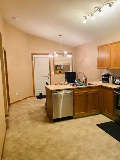 Beautiful 5 Bedrooms 2 Bathroom House