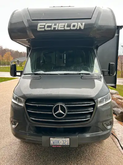Class C 2022Echelon model with less than 8000kms. Mint condition with all the essentials Propane, ai...