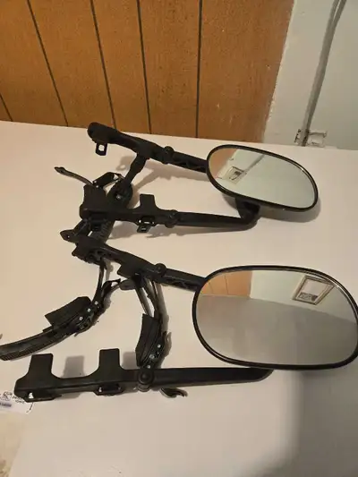 Truck towing mirrors