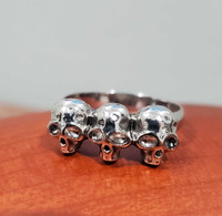 Three Skulls Ring