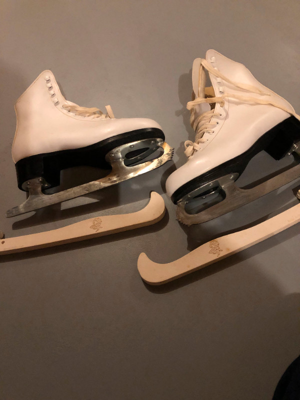 Ladies Figure Skates in Skates & Blades in Strathcona County - Image 3