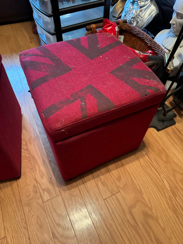 2 Union Jack storage box ottomans Vg cond 45$ wach in Other in City of Toronto - Image 3