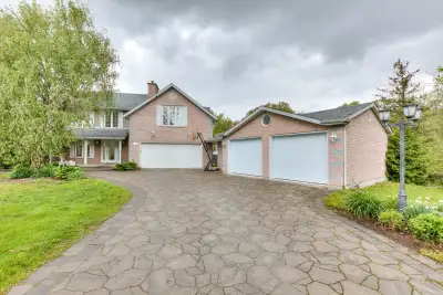 WATERFRONT HOUSE FOR RENT