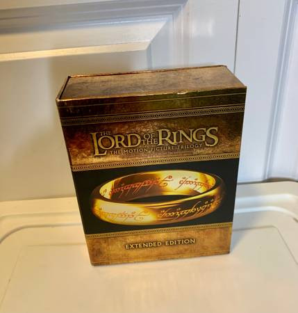 The Lord of the Rings Trilogy Extended Edition Blu-Ray Box Set in CDs, DVDs & Blu-ray in Burnaby/New Westminster - Image 4