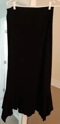 CLAUDIA RICHARD Black skirt size M