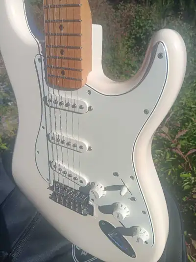2017 fender stratocaster, View more
