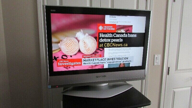 PANASONIC 32-inch OR 26-inch HDTV -e in General Electronics in Fredericton - Image 3