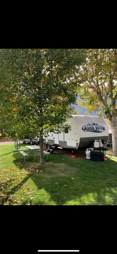 This 32 ft trailer is in great condition. Key Features: Sleeping Capacity: Sleeps 8. Exterior Length...