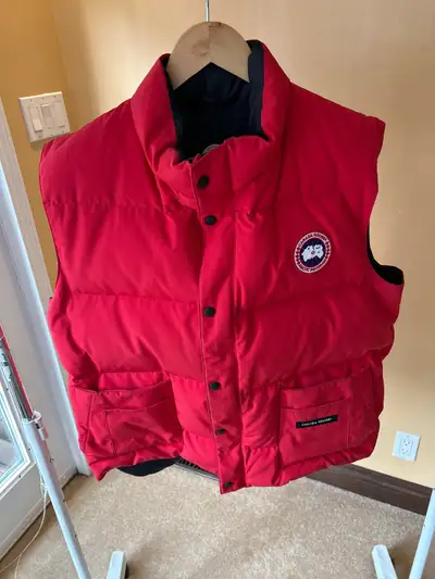 Canada Goose Winter Vest Men’s large , View more
