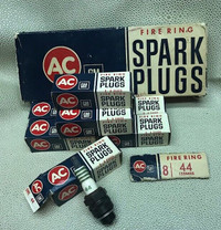 VINTAGE AC DELCO FIRE RING 44 SPARK PLUGS (8)